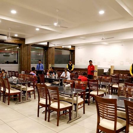 Virat Hotel & Guest House Rādhanpur Εξωτερικό φωτογραφία