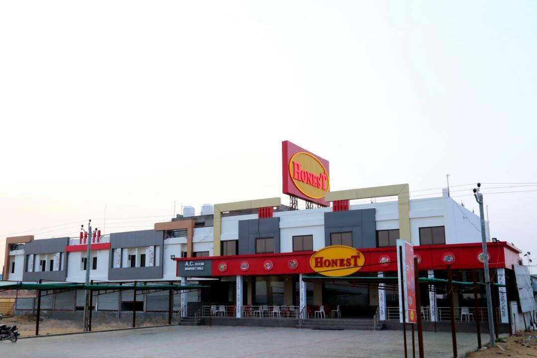 Virat Hotel & Guest House Rādhanpur Εξωτερικό φωτογραφία